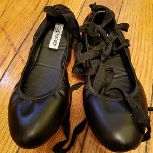 SALE! Steve Madden lace up ballet flats.